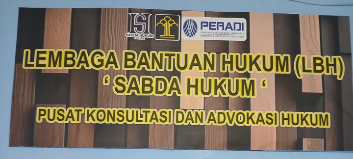 Papan nama Lembaga Bantuan Hukum (LBH) Sabda Hukum